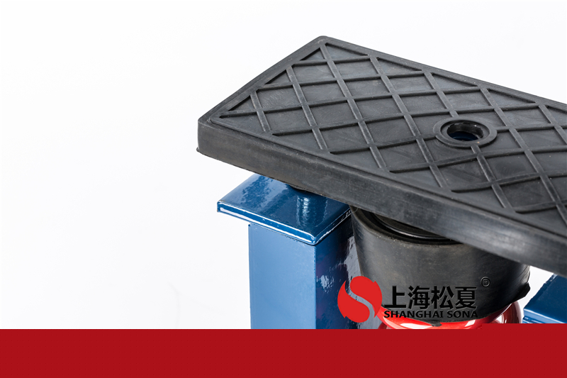 詳細介紹風冷工業冷水機彈簧減震器的性能特點